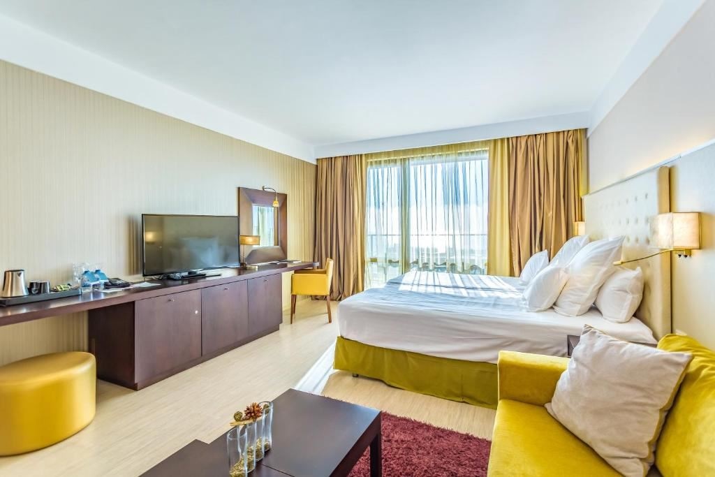 rooms-double-deluxe-room-balcony