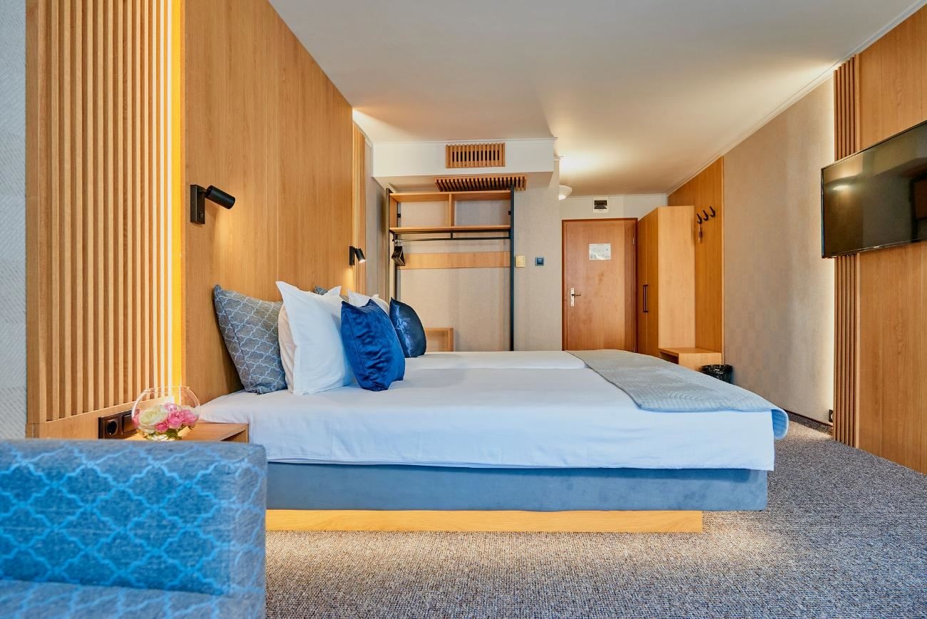 rooms-single-wchild-comfort--room-lateralseaview-balcony-or-terrace