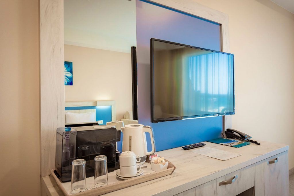 rooms-premium-double-pool-view