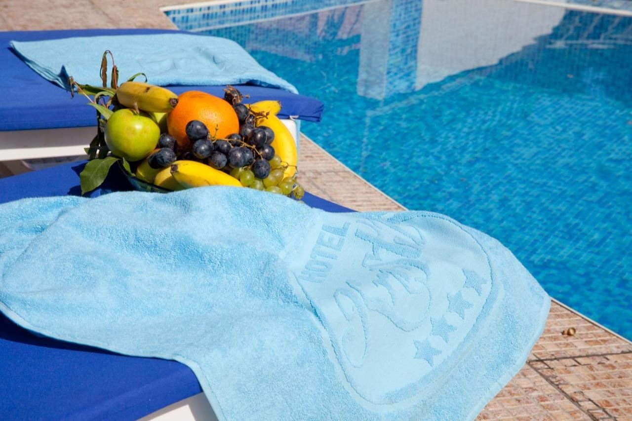 pools-outdoor-pool
