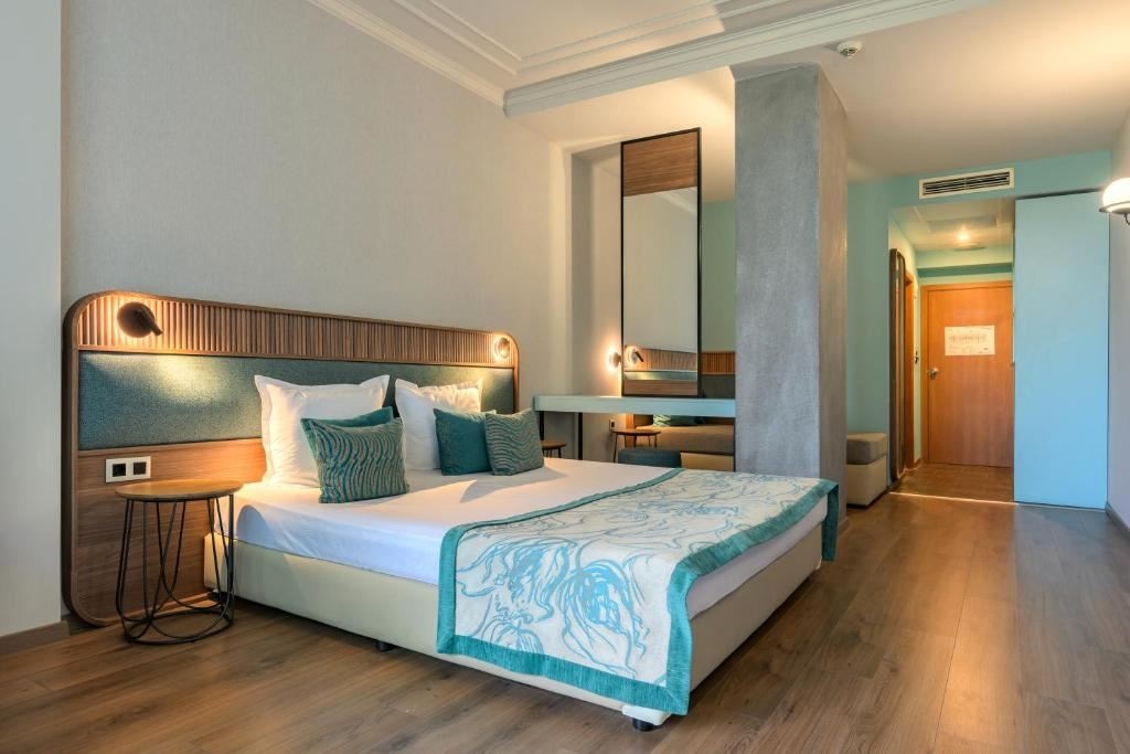 rooms-single-with-child-deluxe-room-balcony