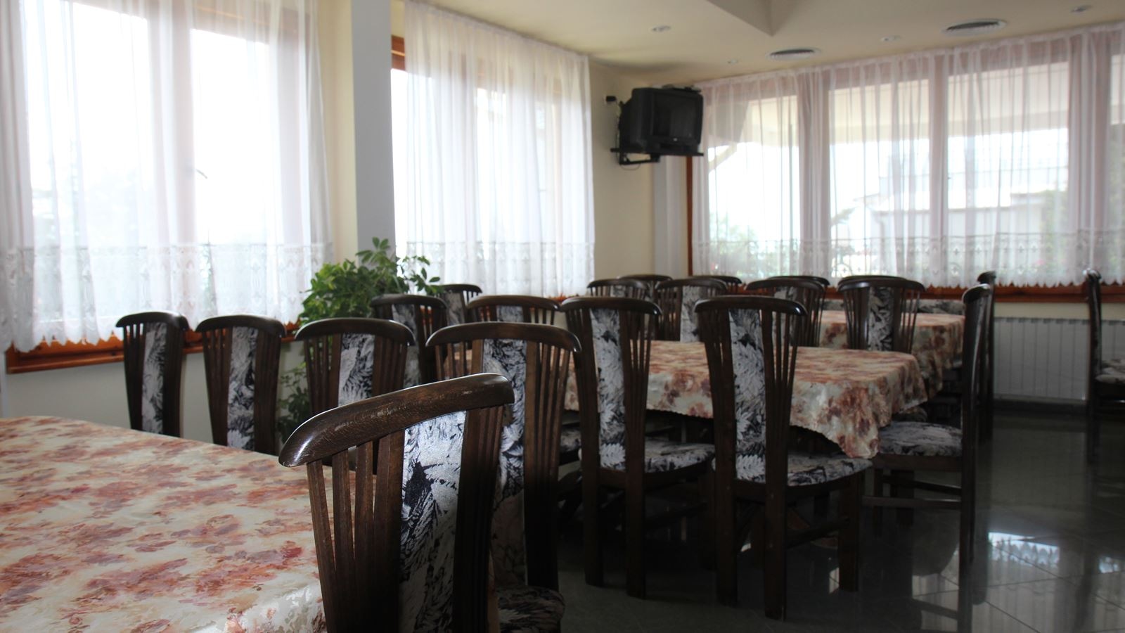 restaurants-restaurants