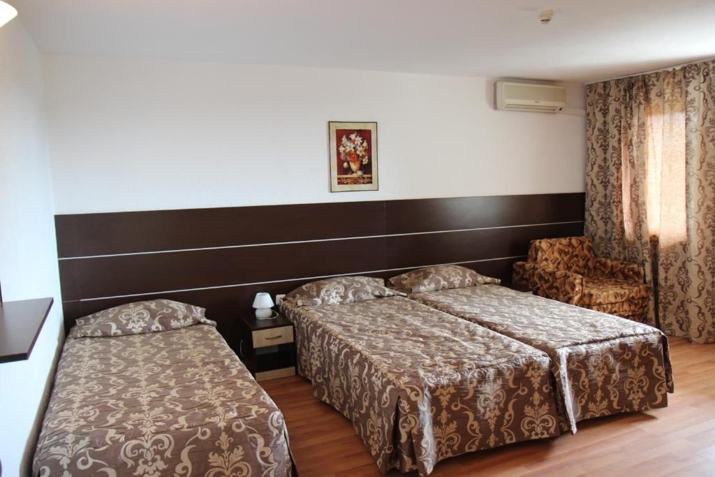 rooms-standard-room