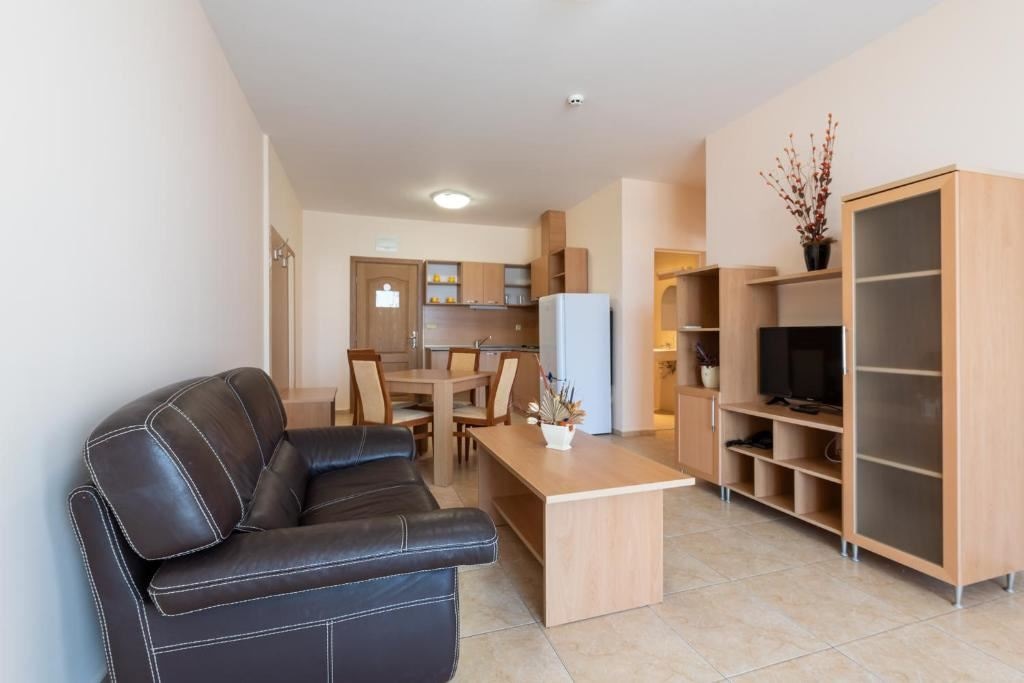 rooms-bedroom-annex-apartment--balcony-or-terrace-