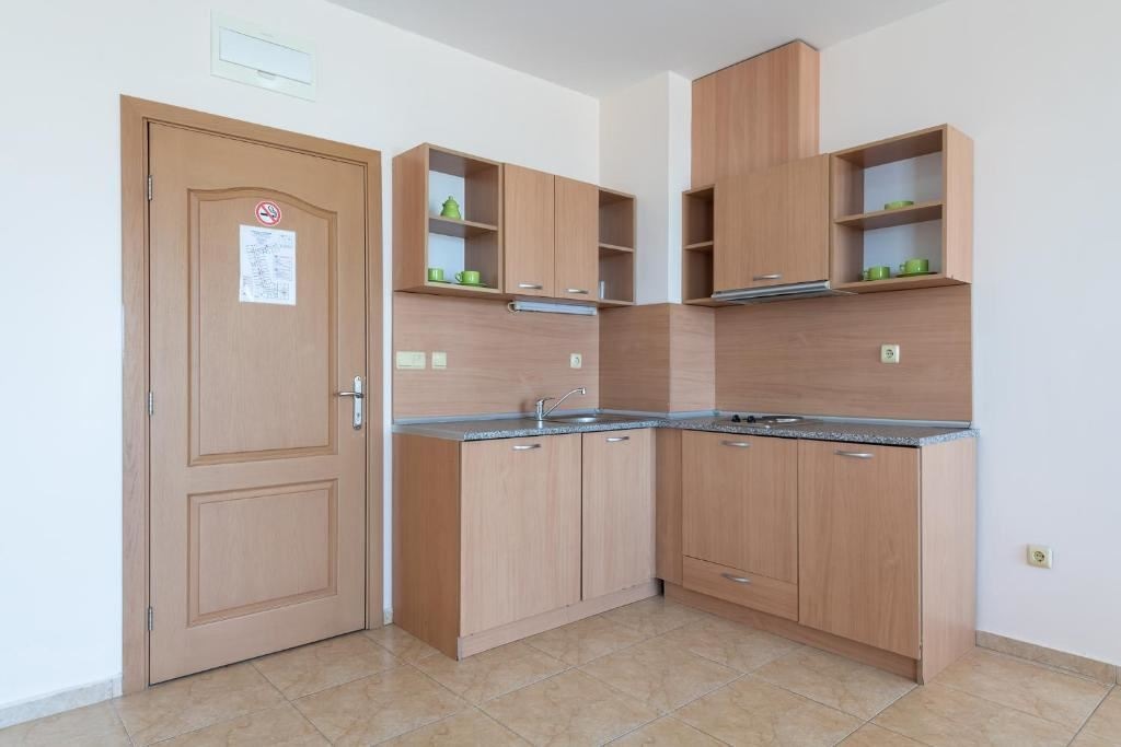 rooms-bedroom-annex-apartment--balcony-or-terrace-