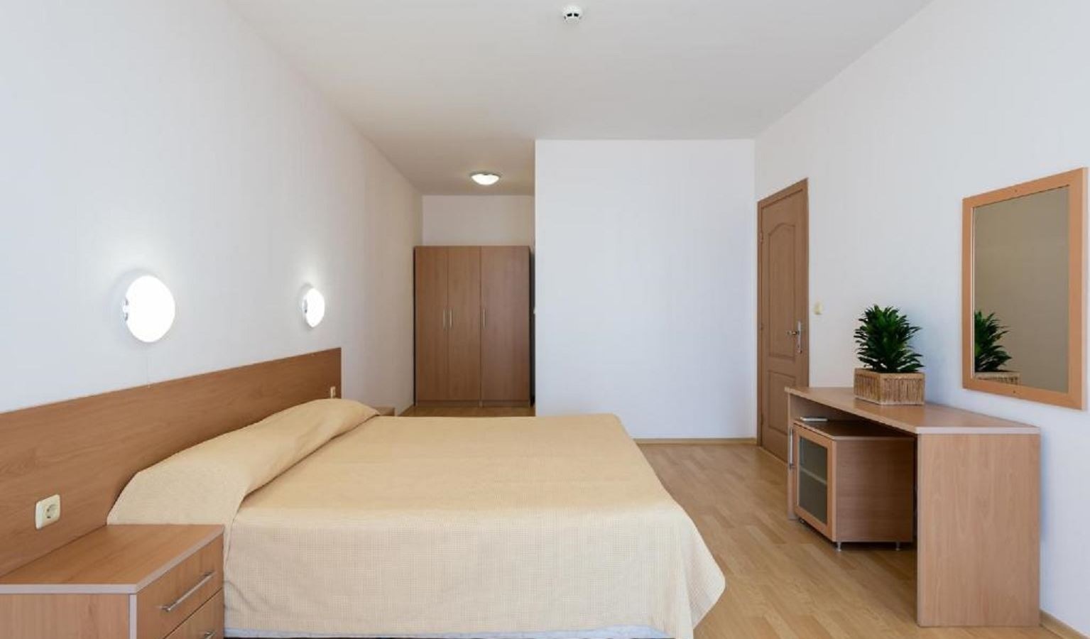 rooms-2-bedroom-annex-apartment--balcony-or-terrace-