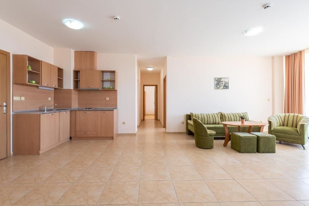 rooms-2-bedroom-annex-apartment--balcony-or-terrace-