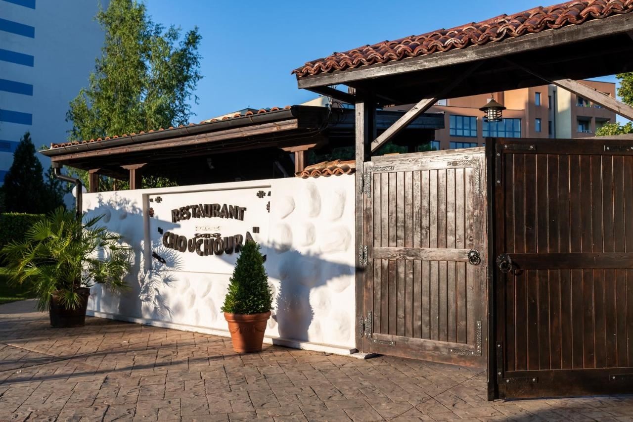 restaurants-restaurants