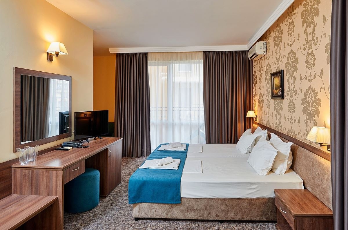 rooms-standard-studio-balcony-or-terrace