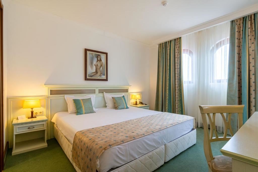 rooms-single-wchild-standard-room-balcony