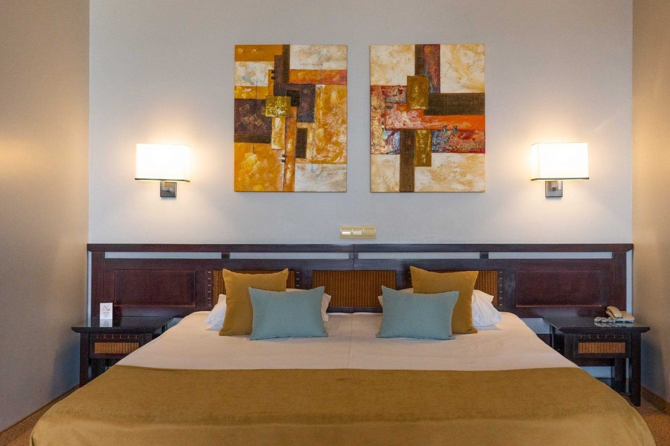 rooms-standard-junior-suite-lateralseaview-balcony