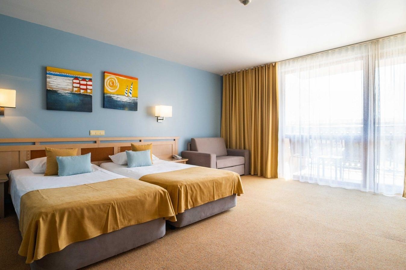 rooms-superior-room-lateral-seaview-balcony-or-terrace