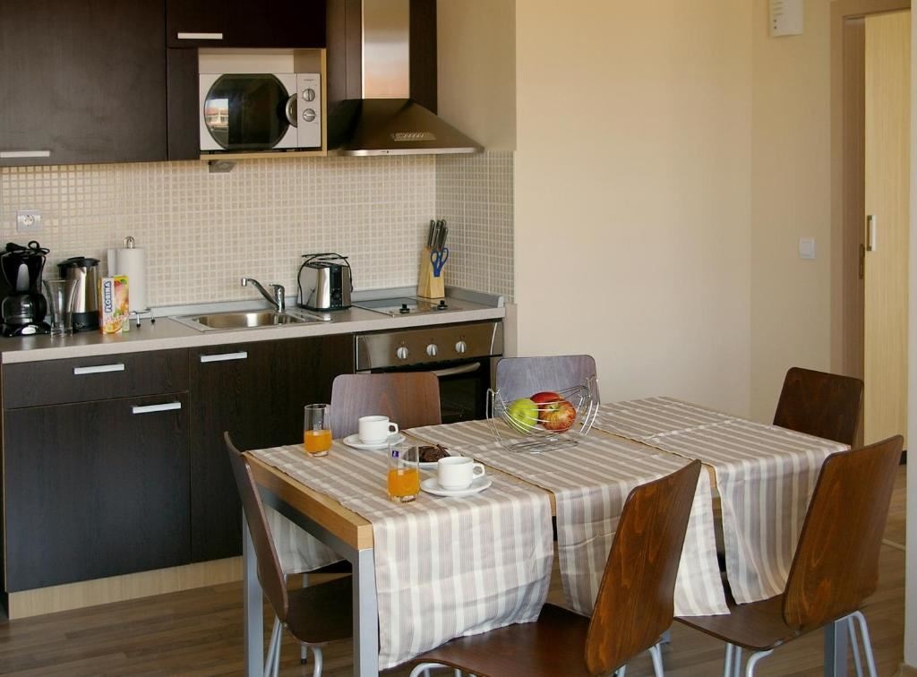 rooms-2-bedroom-standard-apartment-seafront