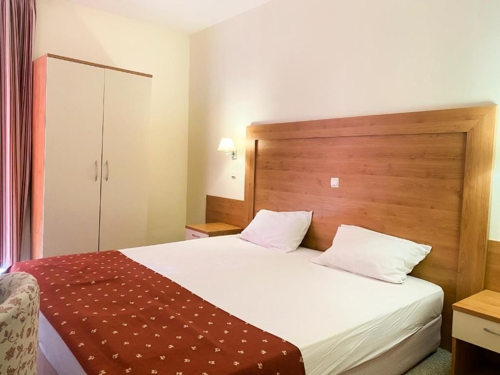 rooms-single-standard-room-park-view