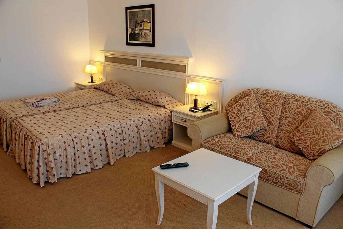rooms-standard-room-balcony-promotion
