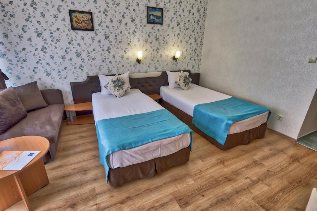 rooms-twin-standard-room-balcony-or-terrace