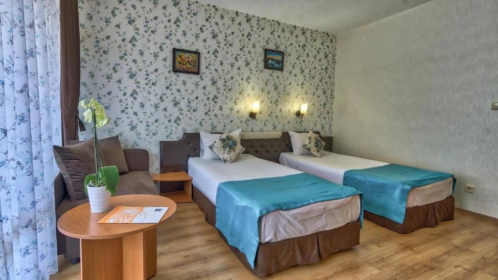 rooms-single-wchild-standard-room-balcony-or-terrace
