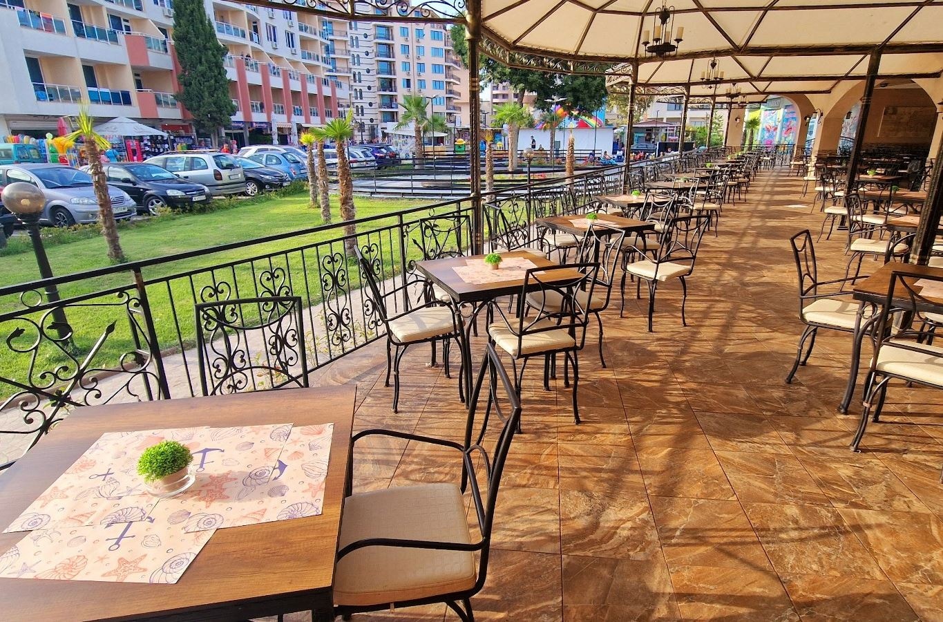 restaurants-restaurants
