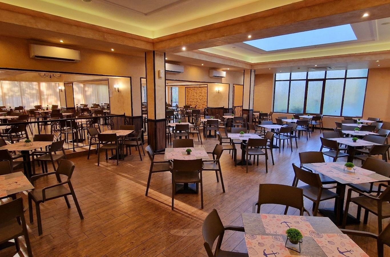 restaurants-restaurants
