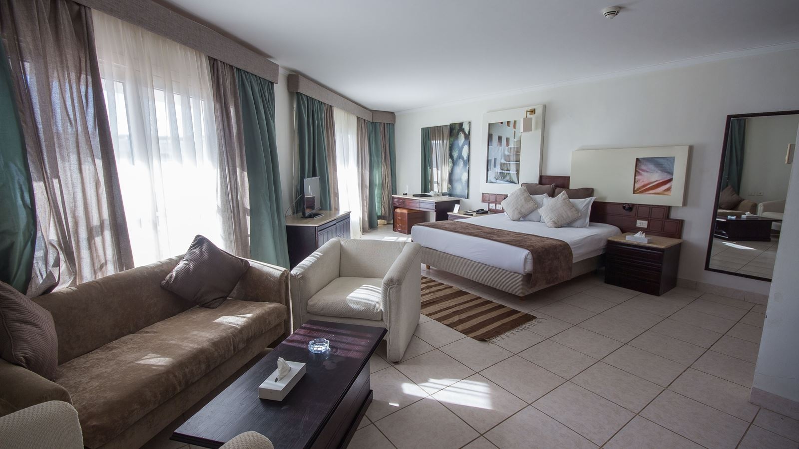 rooms-family-room