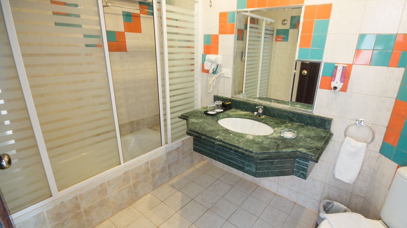 rooms-family-room