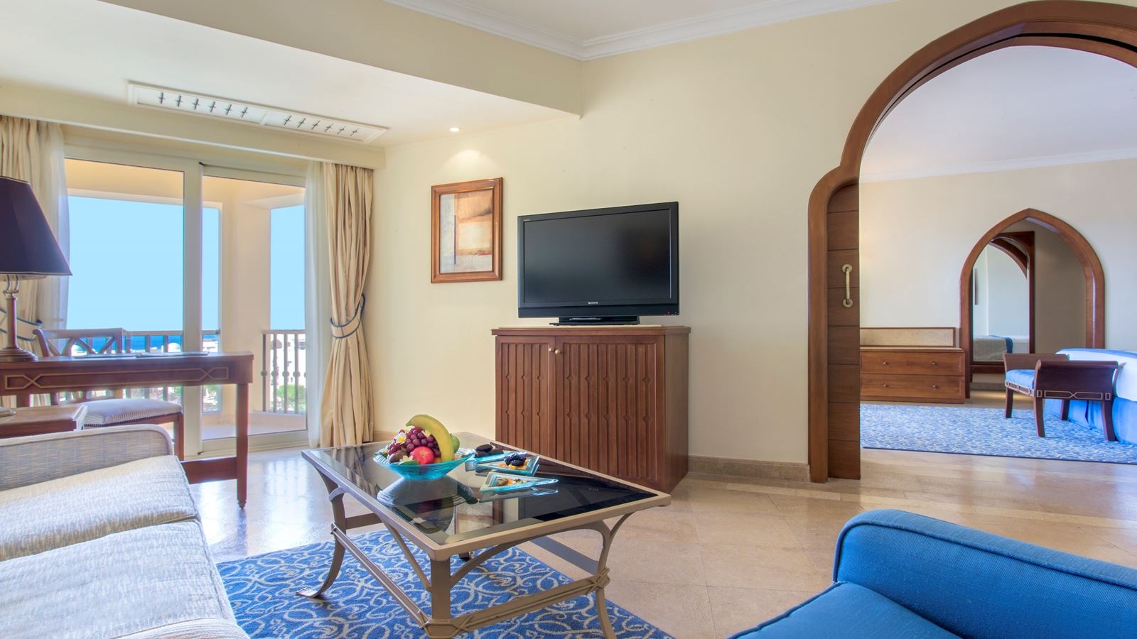 rooms-deluxe-suite