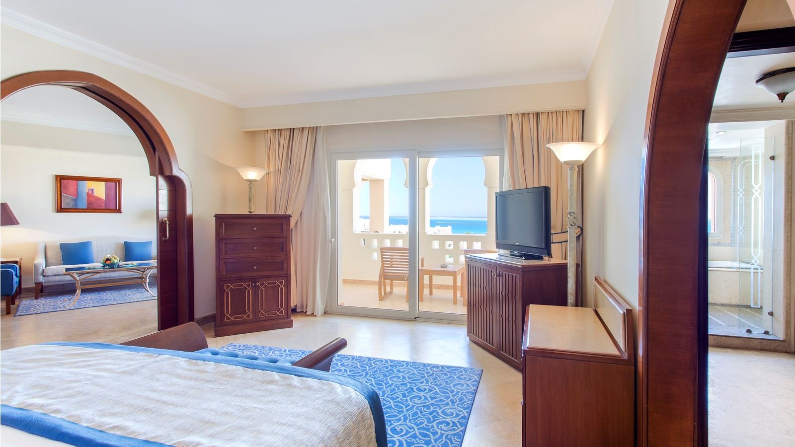 rooms-deluxe-suite