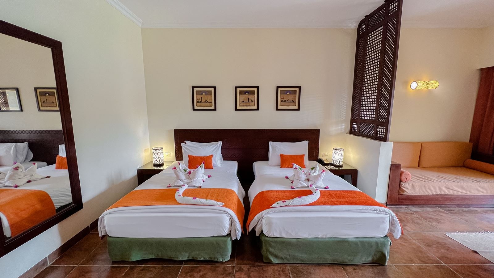rooms-superior-room