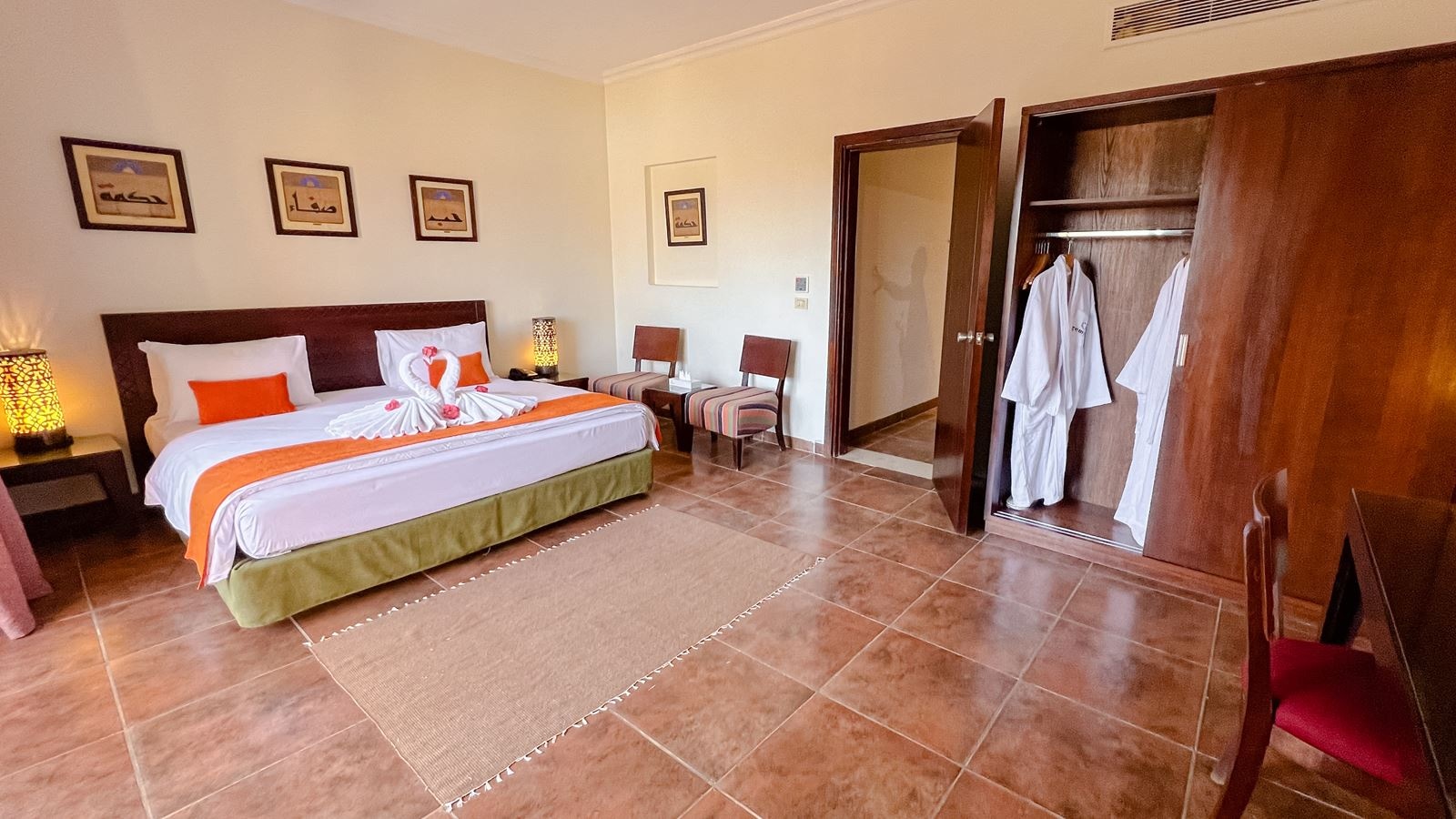 rooms-family-room
