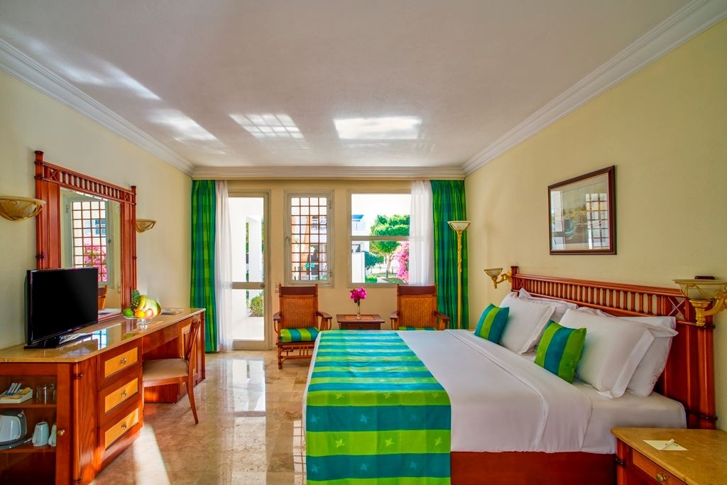 rooms-preferred-front-room