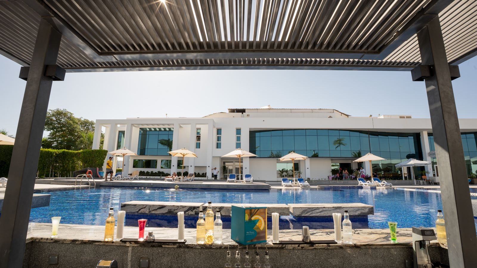 bars-pool-terrace