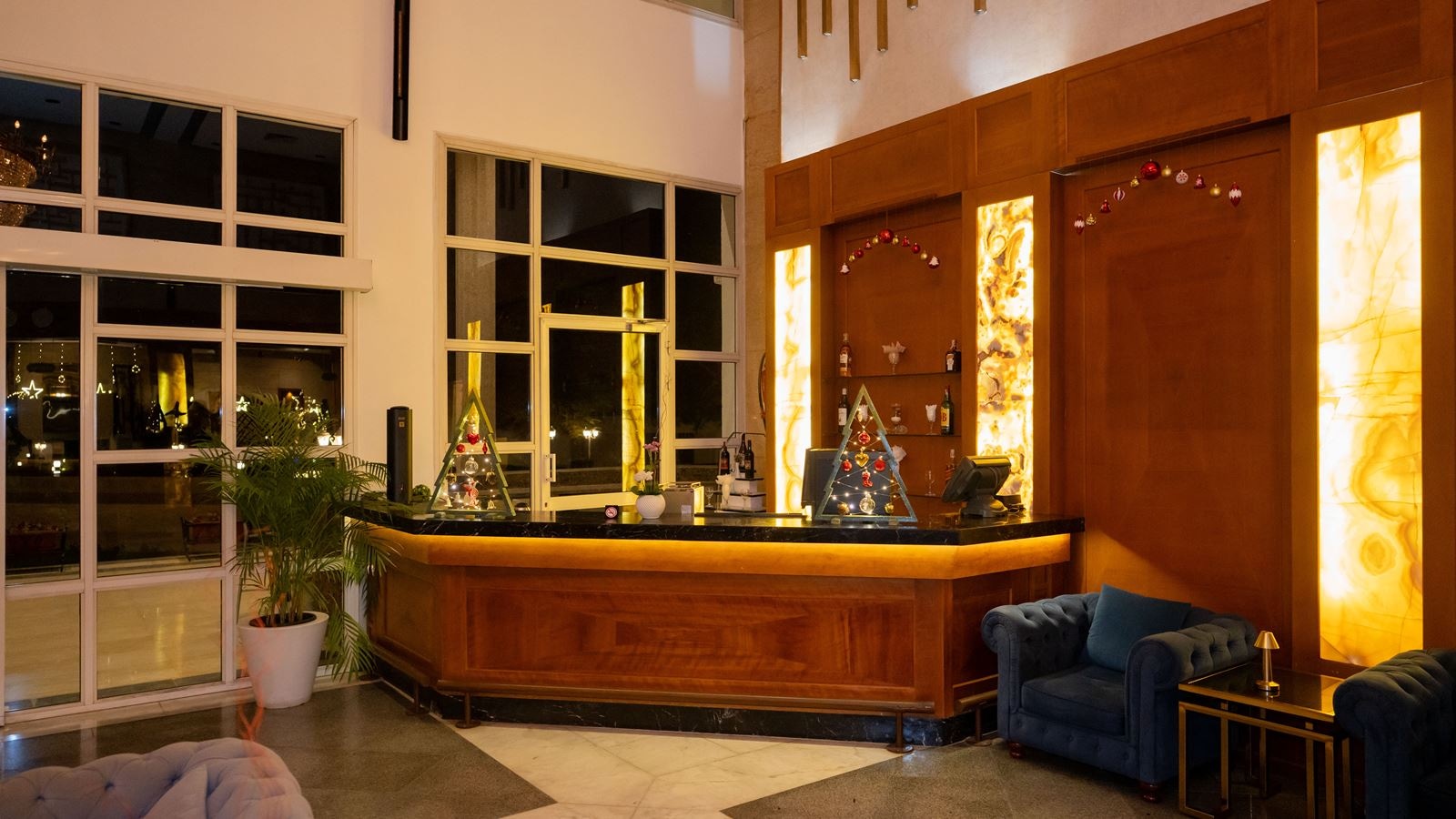 bars-lobby