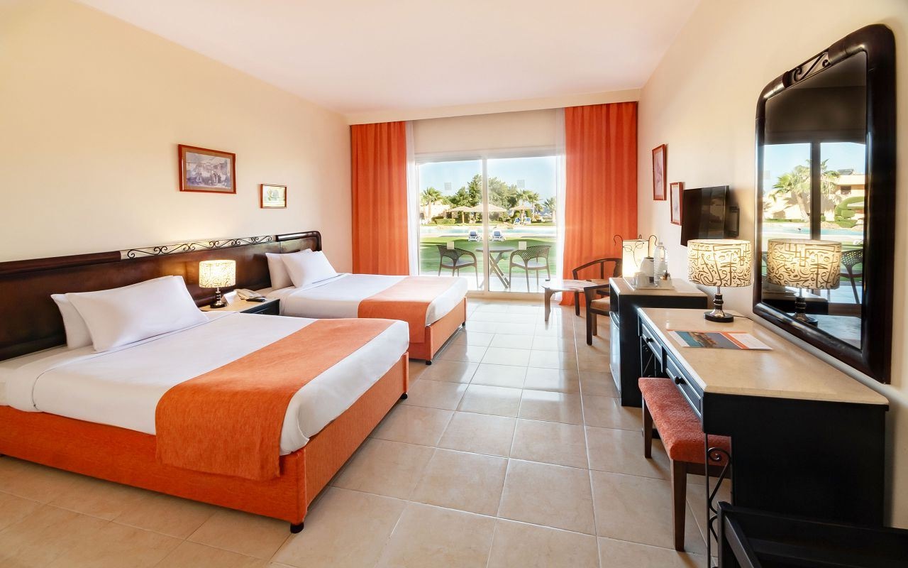 rooms-standard-pool-view-room
