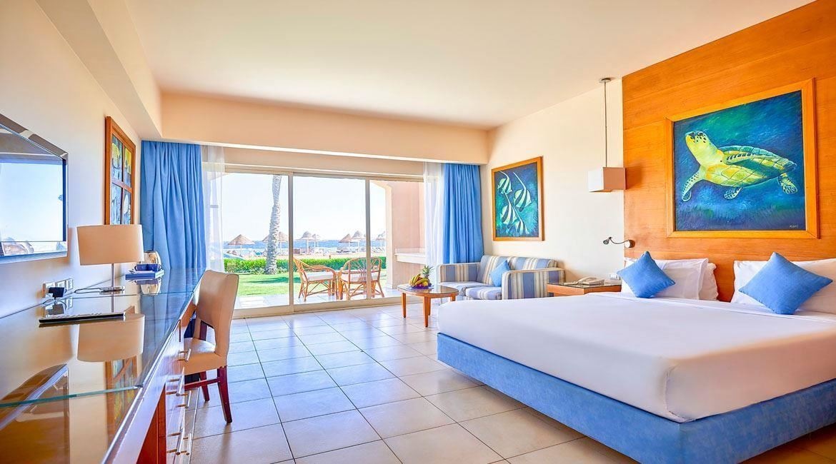 rooms-deluxe-room-with-beach-front