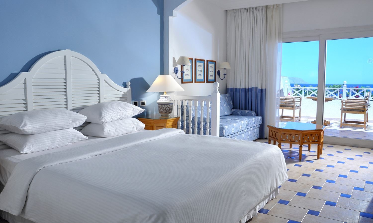 rooms-superior-main-building-beach-and-sea-front-view