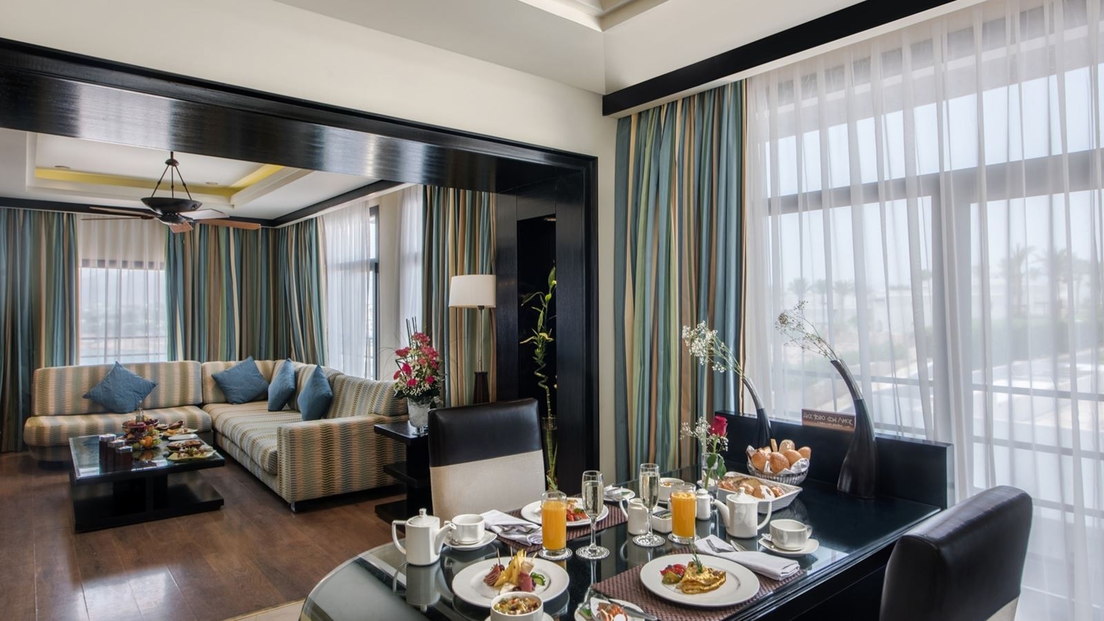 rooms-honeymoon-suite