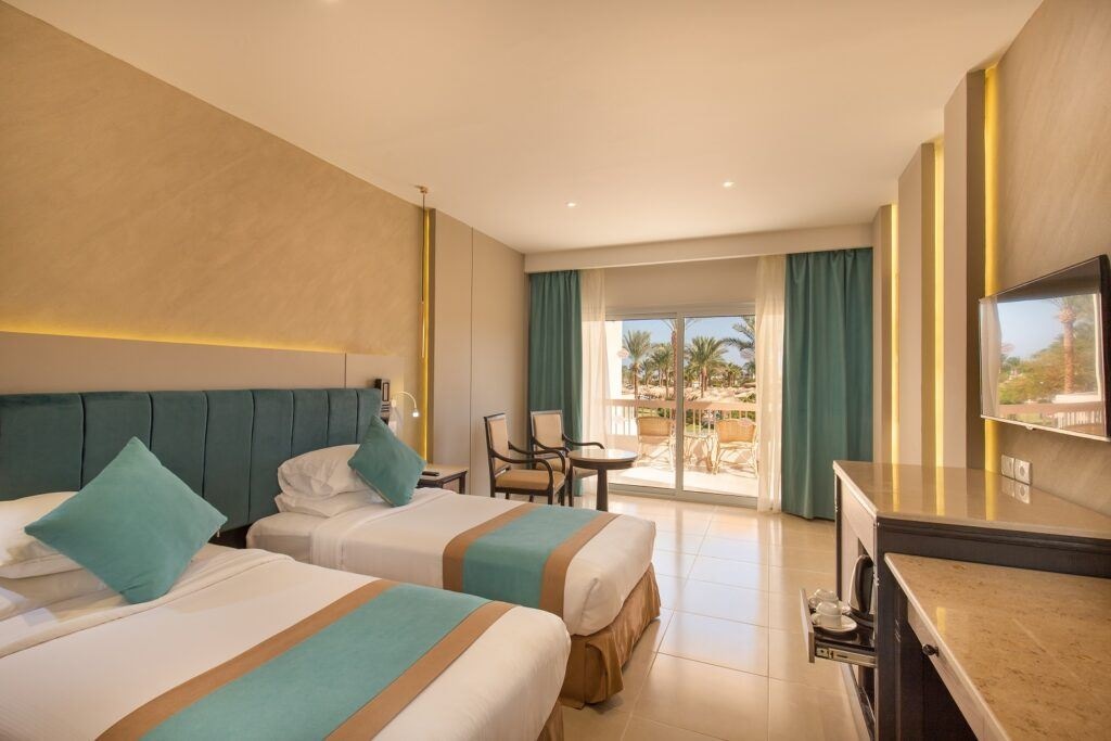rooms-premium-deluxe-room-main-building