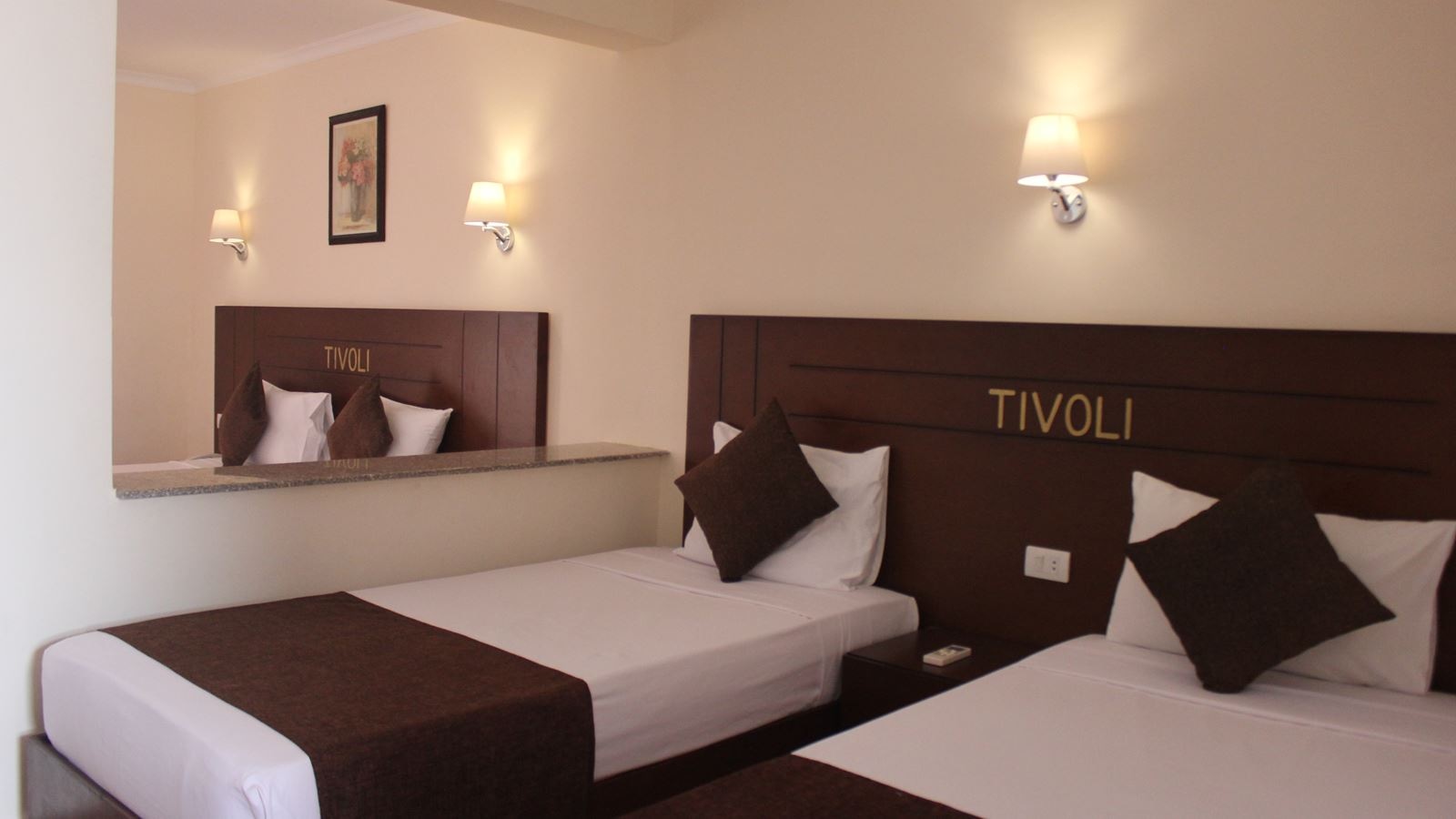 rooms-superior-room
