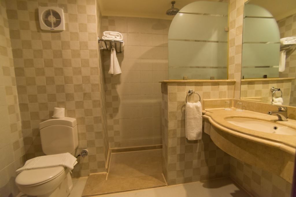 rooms-superior-room