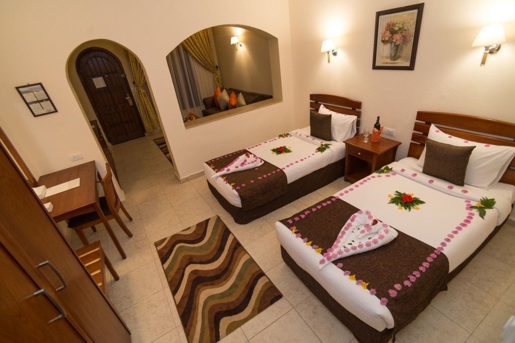 rooms-superior-room