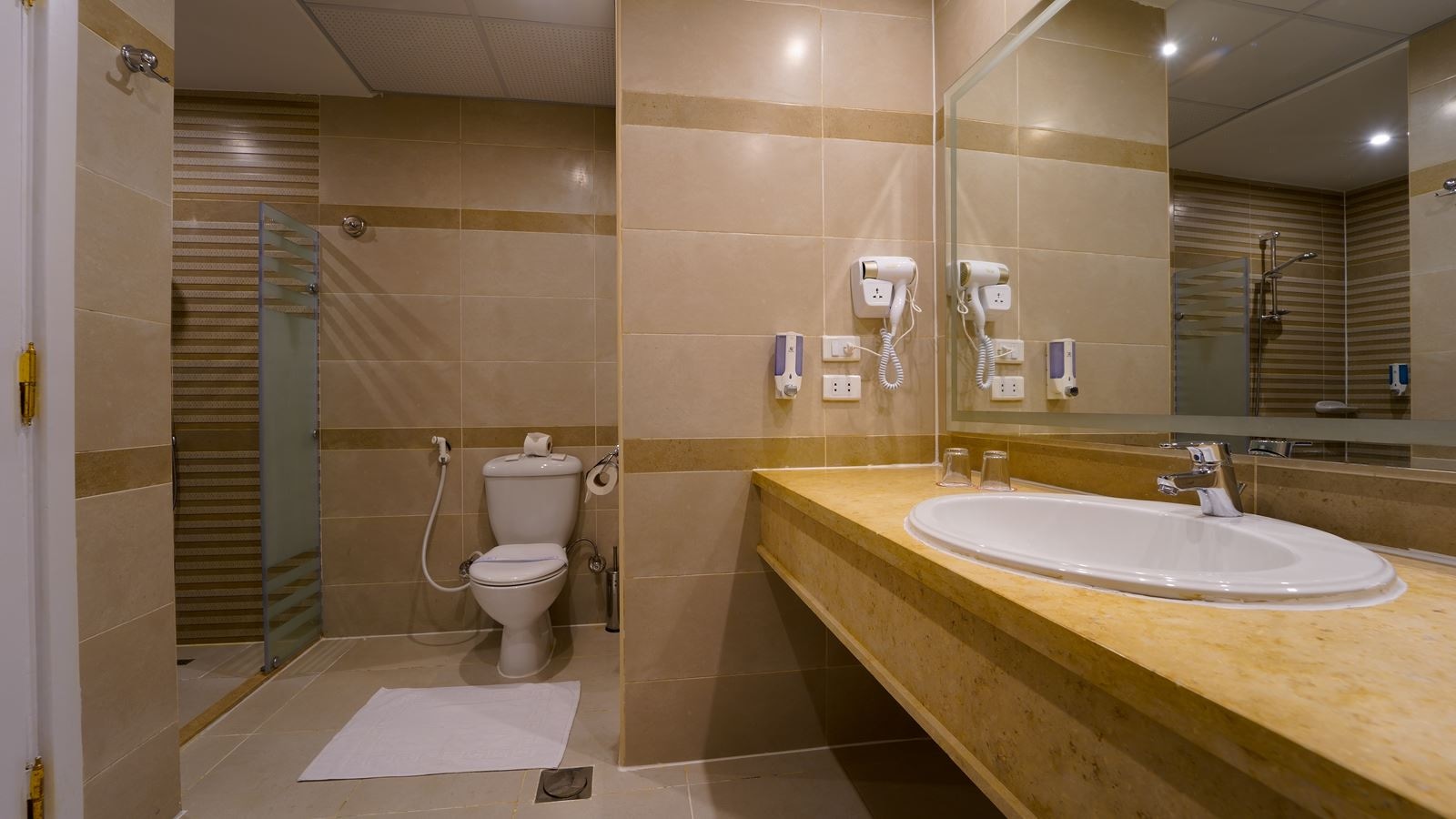 rooms-standard-room