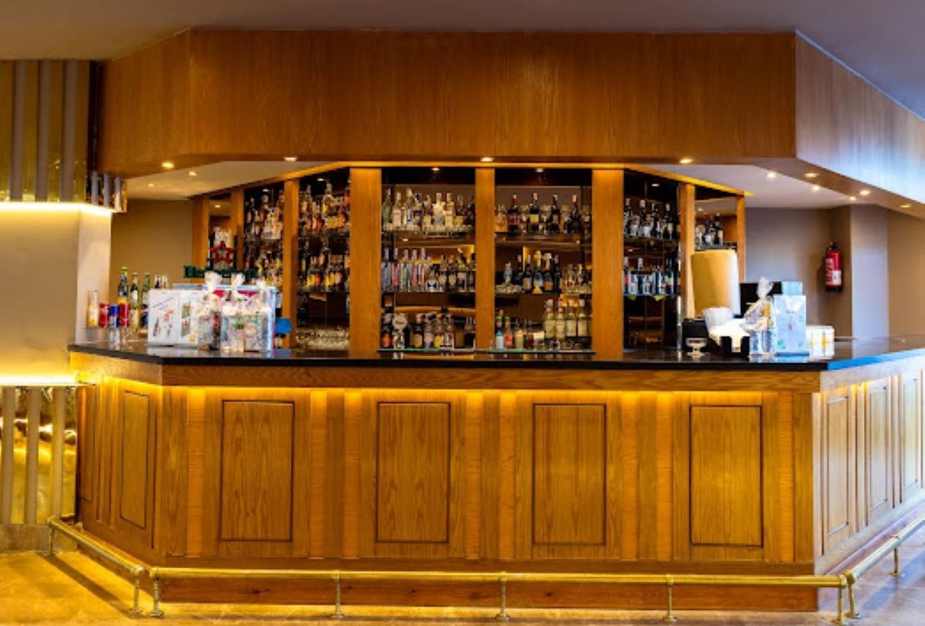 bars-lobbyshark-stop-bar