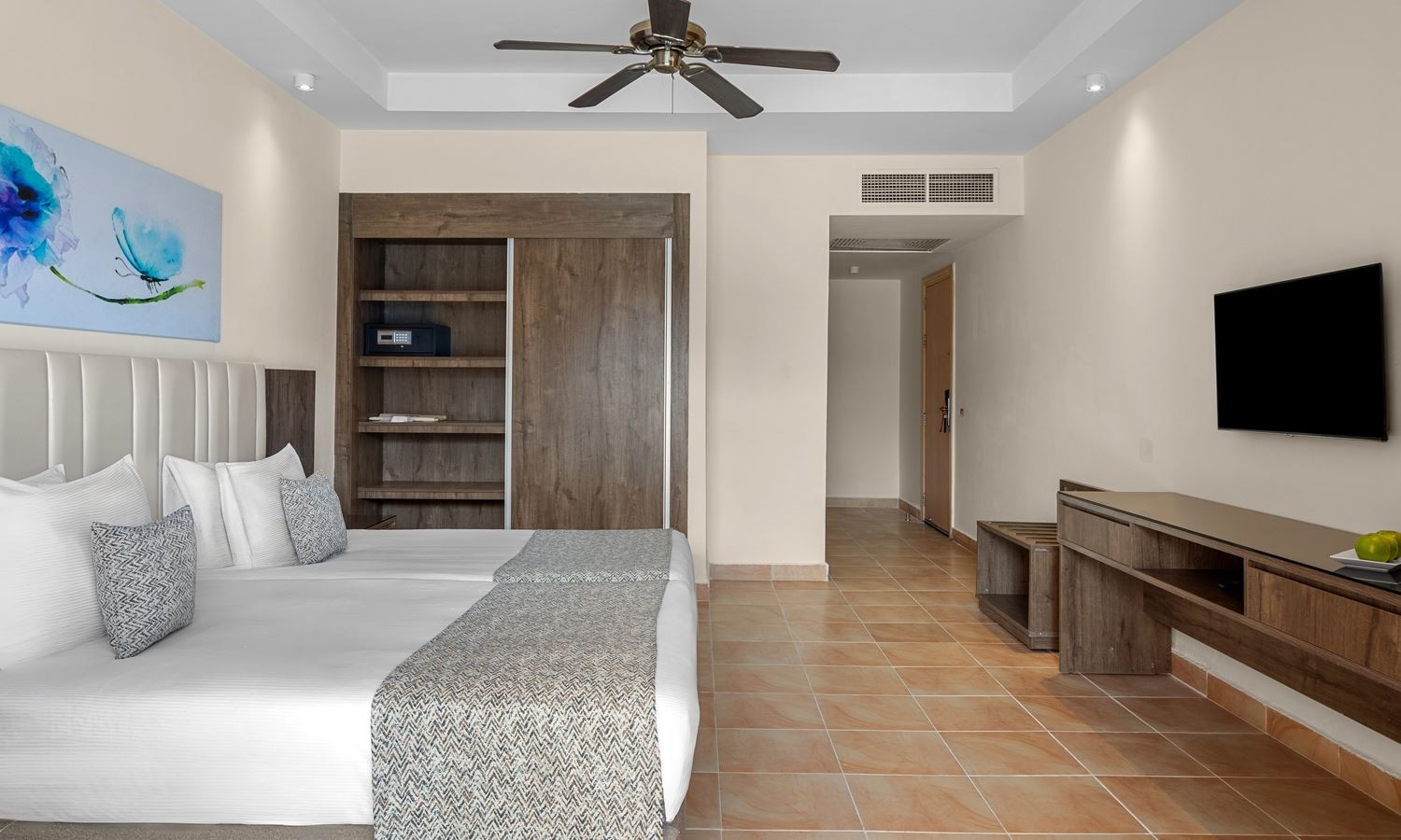 rooms-standard-room-garden-or-pool-view