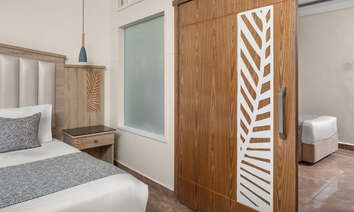 rooms-family-bungalow-sliding-pool-view