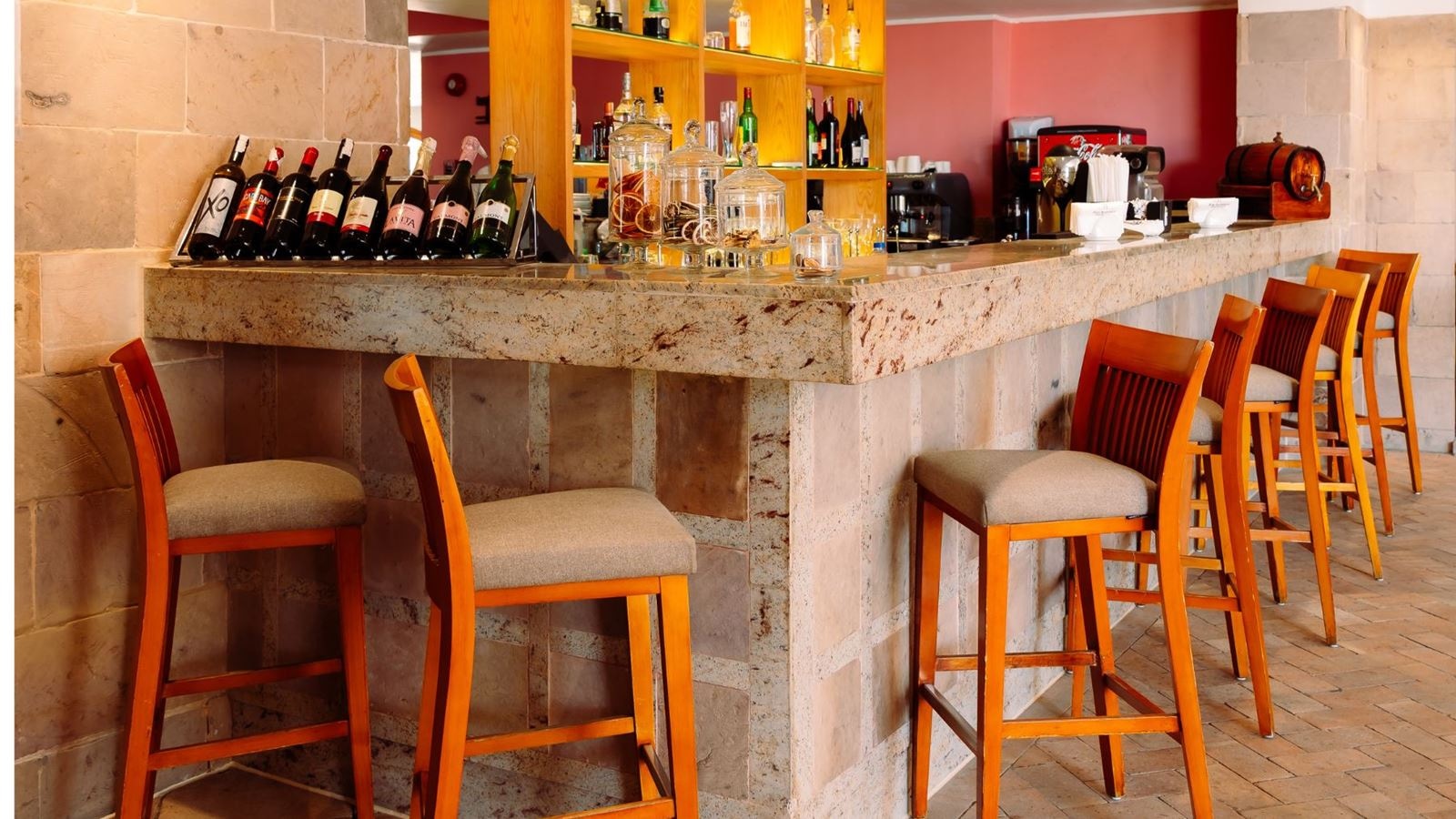 bars-red-rocks