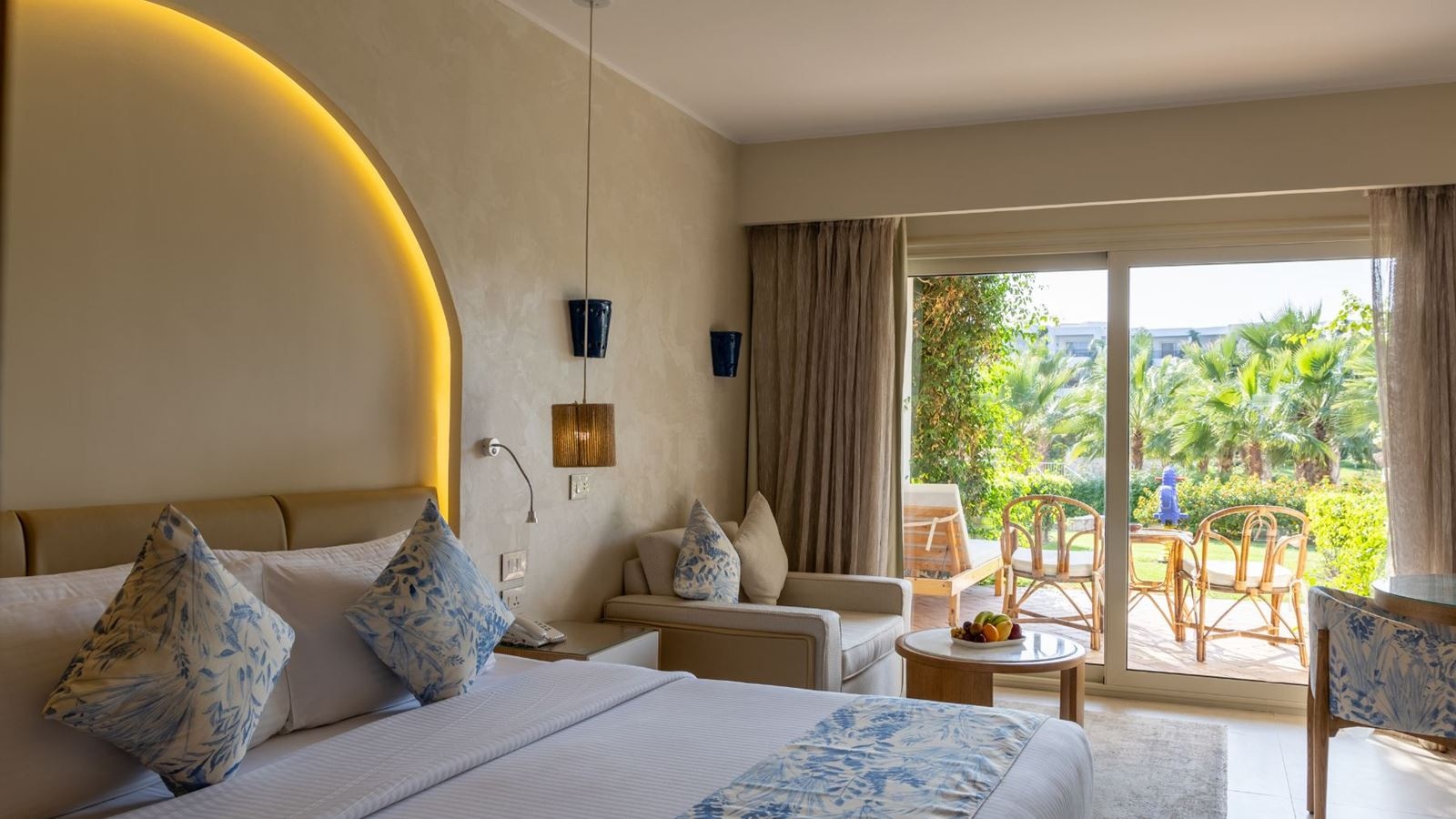 rooms-deluxe-room