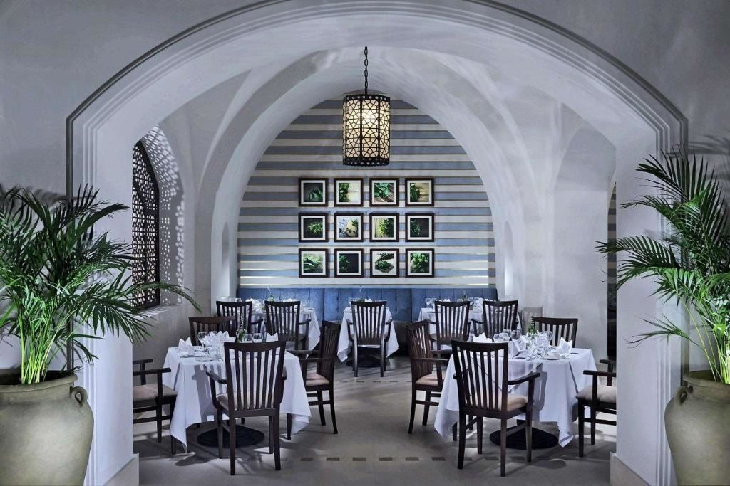 restaurants-rihana