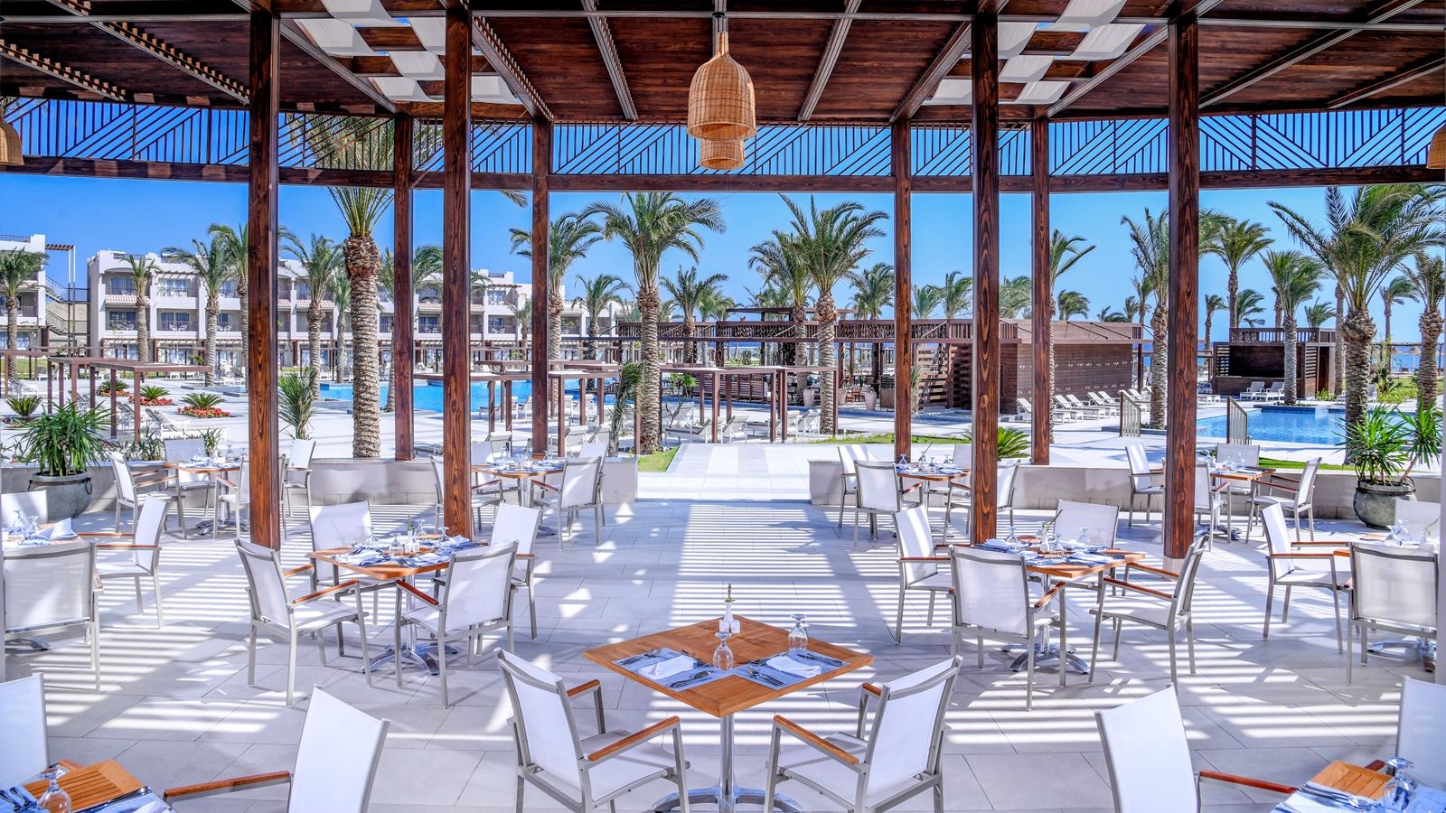 restaurants-coral-main-restaurant
