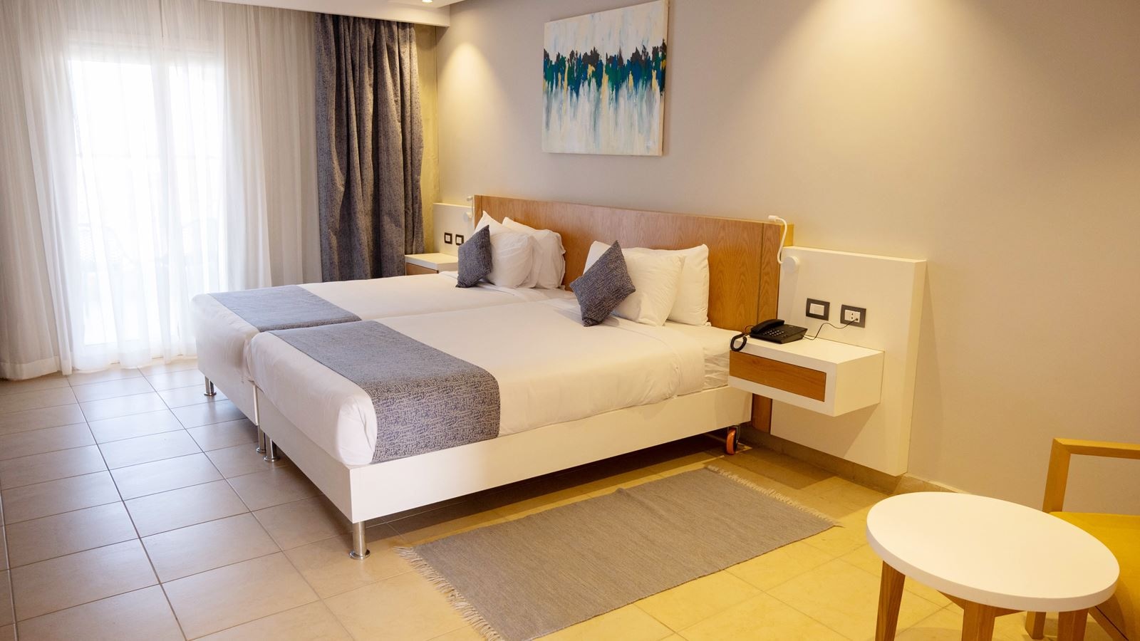 rooms-deluxe-room