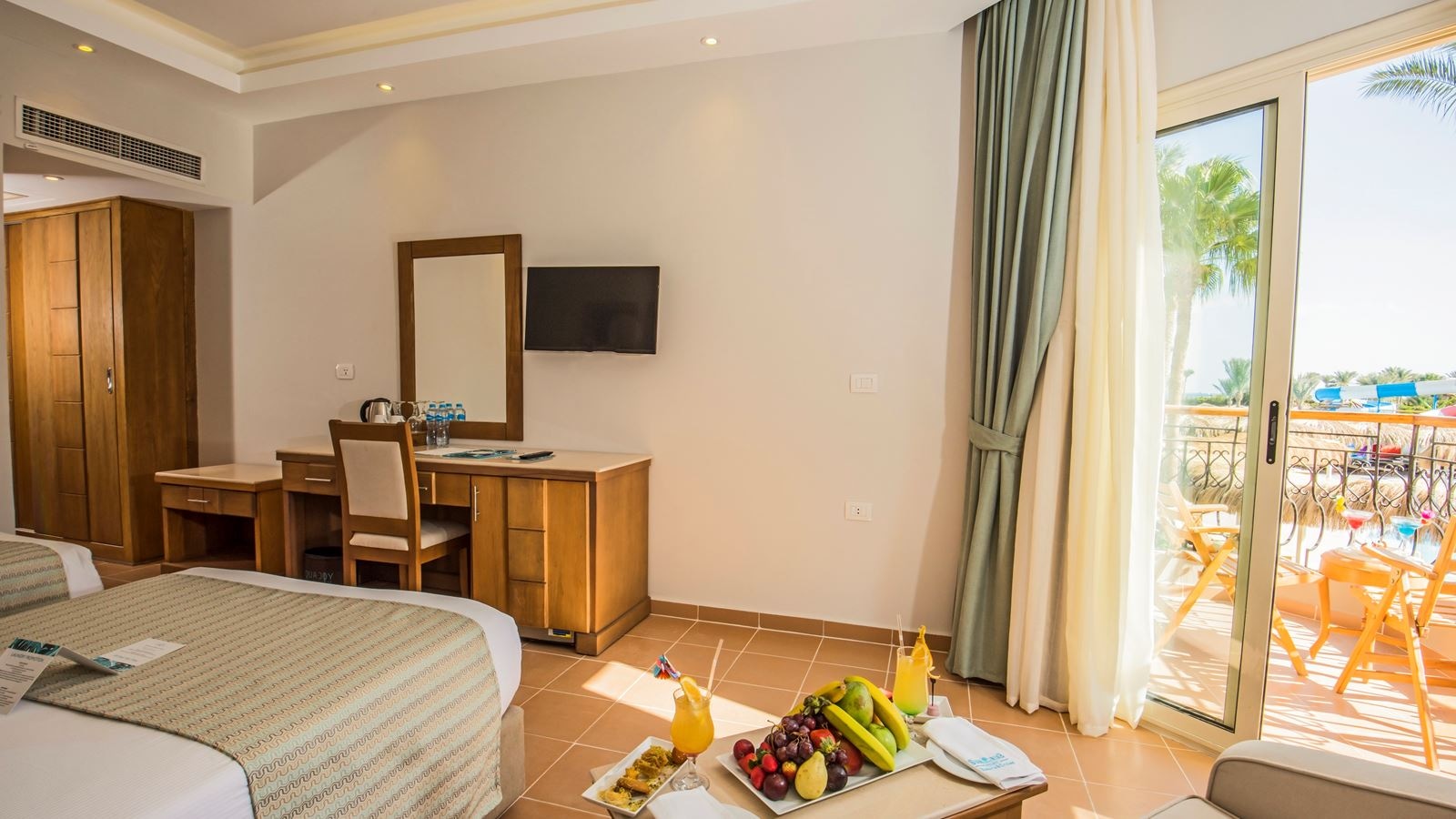 rooms-standard-room-garden--pool--back-view